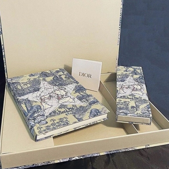 Dior The World Traveller Exclusive Office Set Notebook & Pencils Stationery NEW - Picture 3 of 9